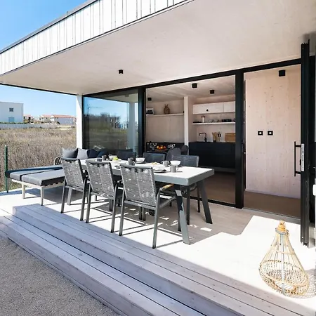 Arcadia Eco-luxe Mobile Homes With Infinity Pool By Oiko Collection *