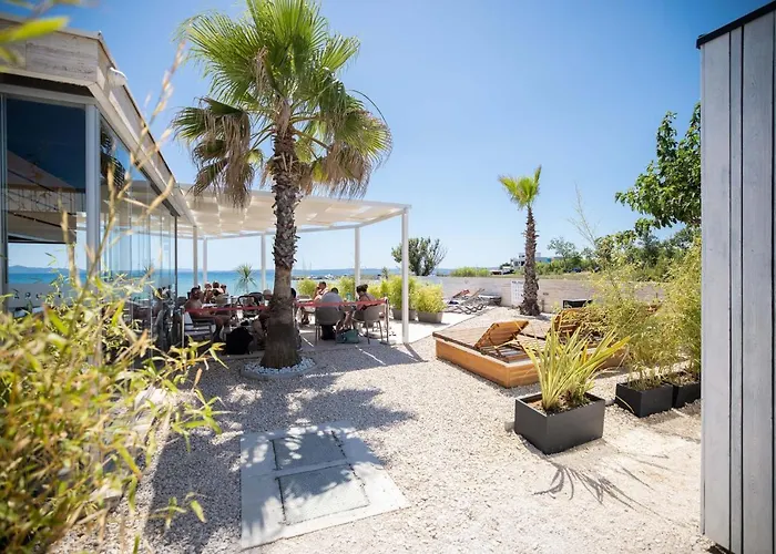 Arcadia Eco-luxe Mobile Homes With Infinity Pool By Oiko Collection Villa Privlaka (Zadar)