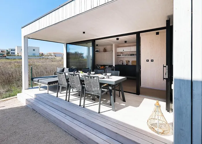 Arcadia Eco-luxe Mobile Homes With Infinity Pool By Oiko Collection *