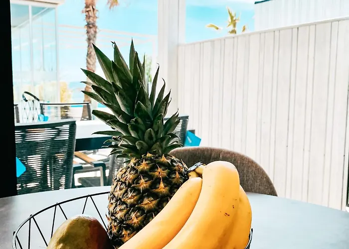 Arcadia Eco-luxe Mobile Homes With Infinity Pool By Oiko Collection