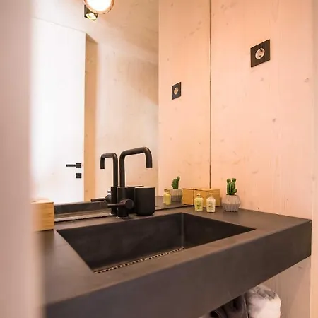 Arcadia Eco-luxe Mobile Homes With Infinity Pool By Oiko Collection Villa